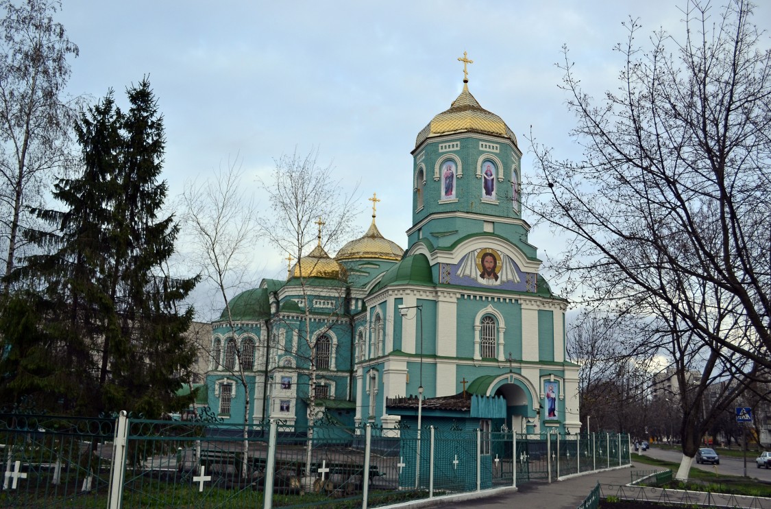 Золотоноша. Собор Успения Пресвятой Богородицы. фасады