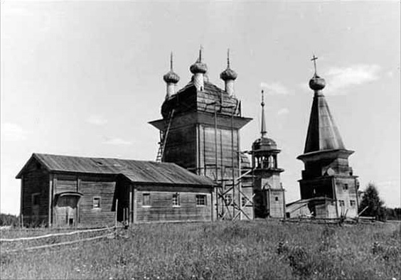 Церковь Климента, папы Римского, Макарьино (Кожа, Кожский погост) (Онежский район, Архангельская область). архивная фотография, Вид с юга. Фотография 1960-х годов в сайта arni.petrsu.ru