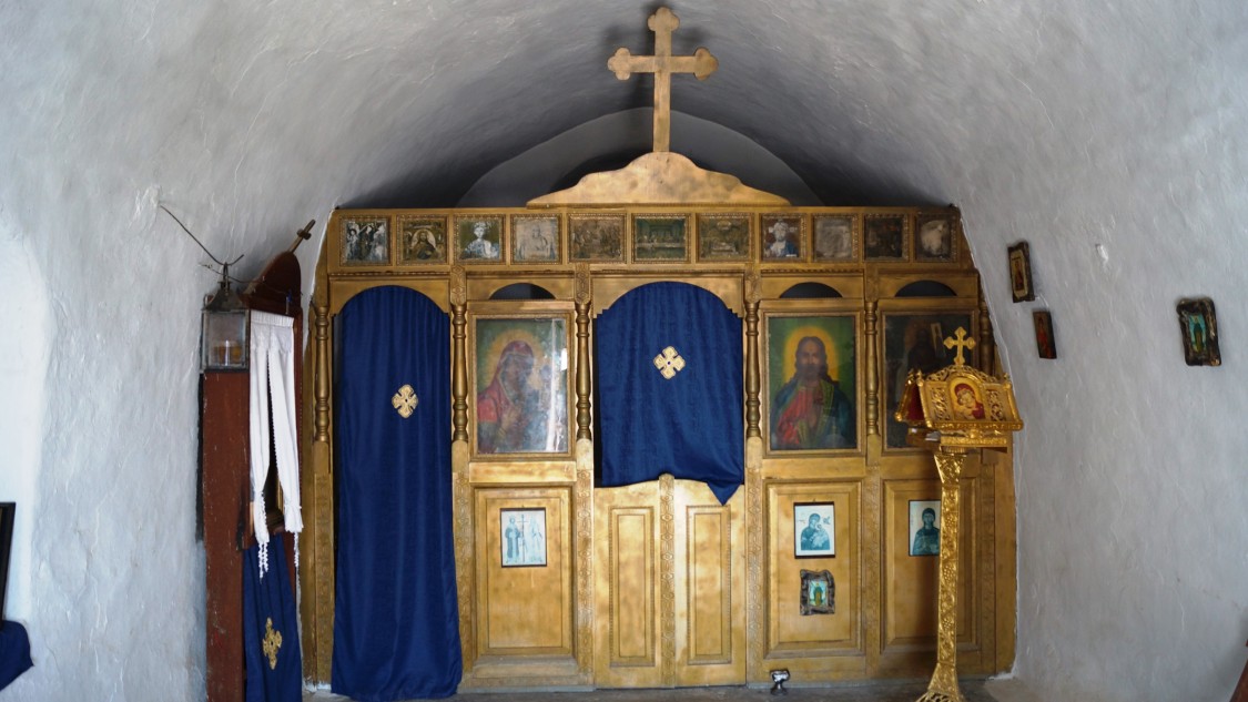 Церковь Пантелеимона Целителя, Родос (Южные Эгейские острова (Περιφέρεια Νοτίου Αιγαίου), Греция). интерьер и убранство, Иконостас в храме св. вмч. Пантелеймона