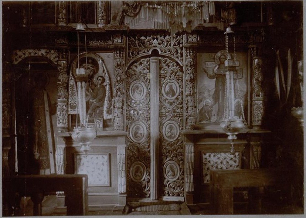 Церковь Михаила Архангела, Андреевщина (Кондуши) (Лодейнопольский район, Ленинградская область). архивная фотография, Иконостас. Фото Григорьева Н. К. 1913 г. из фондов музея при Российской академии художеств. (Музейный № Ф-14853)
