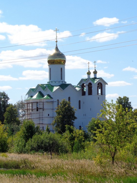 Савино. Церковь Михаила Архангела. общий вид в ландшафте