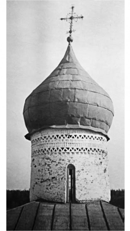 Церковь Николая Чудотворца, Папоротно (Папоротское) (Маловишерский район, Новгородская область). архивная фотография, Церковь св. Николая Папоротского монастыря. Барабан. Фото П. П. Покрышкина.1913 г. из НА ИИМК РАН, в книге Антипова И. В. «Новгородская архитектура времени архиепископов Евфимия II и Ионы Отенского».М. 2009 г. с. 315