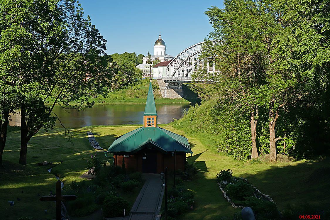 Часовня Нила Столобенского (старая), Боровичи (Боровичский район, Новгородская область). фасады, Купальня на месте часовни