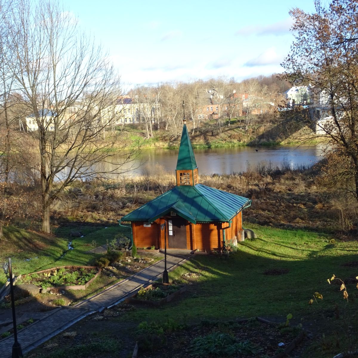 Часовня Нила Столобенского (старая), Боровичи (Боровичский район, Новгородская область). дополнительная информация, Купальня на месте часовни