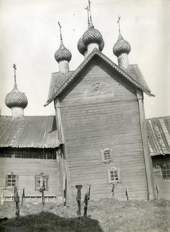 Церковь Благовещения Пресвятой Богородицы, Усадище (Масельга) (Волховский район, Ленинградская область). архивная фотография, Средняя часть южного фасада. Фото 1913 г. из фондов Российского этнографического музея. (ГК №38772901)