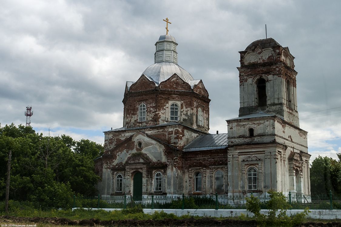 Лисье. Церковь Троицы Живоначальной. фасады