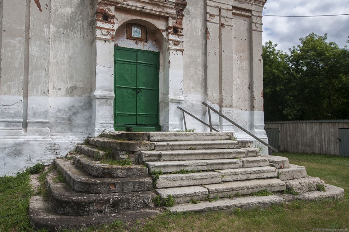 Церковь Троицы Живоначальной, Лисье (Лебяжьевский район, Курганская область). архитектурные детали