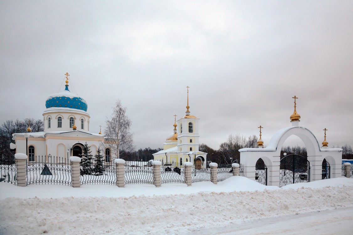 Храмовый комплекс. Церкви Спаса Всемилостивого и Казанской иконы Божией Матери, Гагино (Сергиево-Посадский городской округ, Московская область). фасады