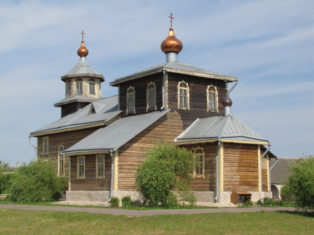 Вороново. Церковь Александра Невского. общий вид в ландшафте