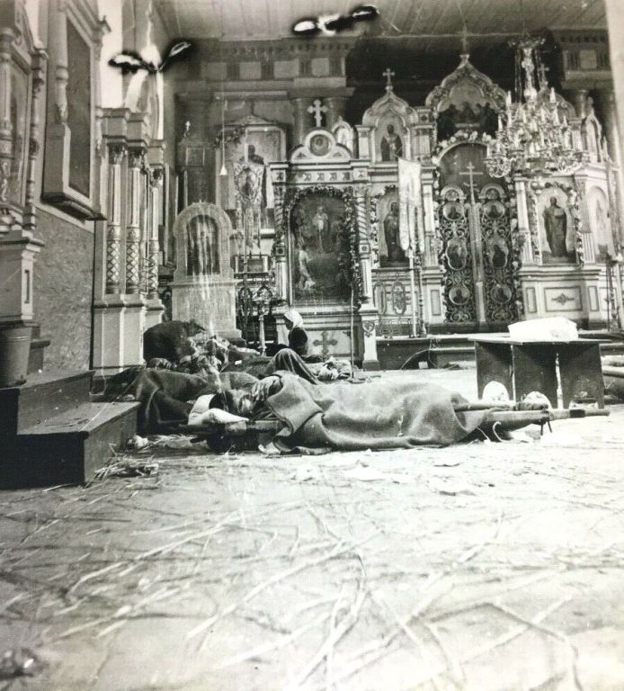 Церковь Троицы Живоначальной, Зельва (Зельвенский район, Беларусь, Гродненская область). архивная фотография, Интерьер храма. Фото 1941 г. с аукциона e-bay.de