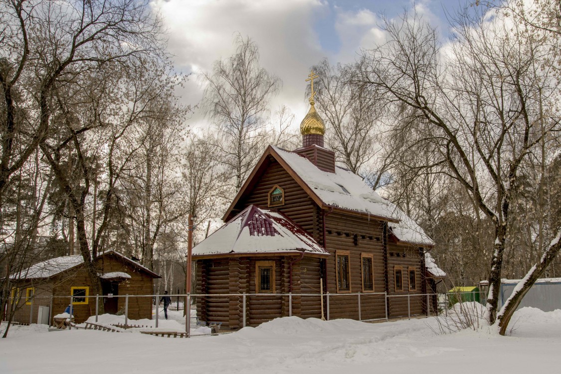 Лосиноостровский. Церковь Иверской иконы Божией Матери в Бабушкине. фасады