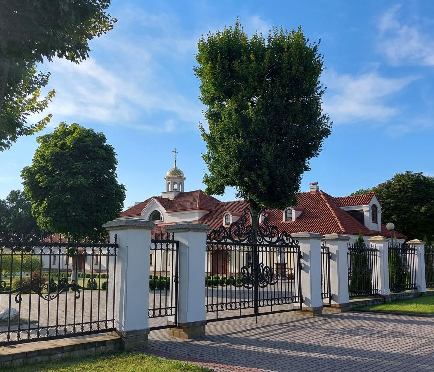 Домовая церковь Николая Чудотворца на Архиерейском подворье, Гродно (Гродненский район, Беларусь, Гродненская область). дополнительная информация, Ворота и ограда