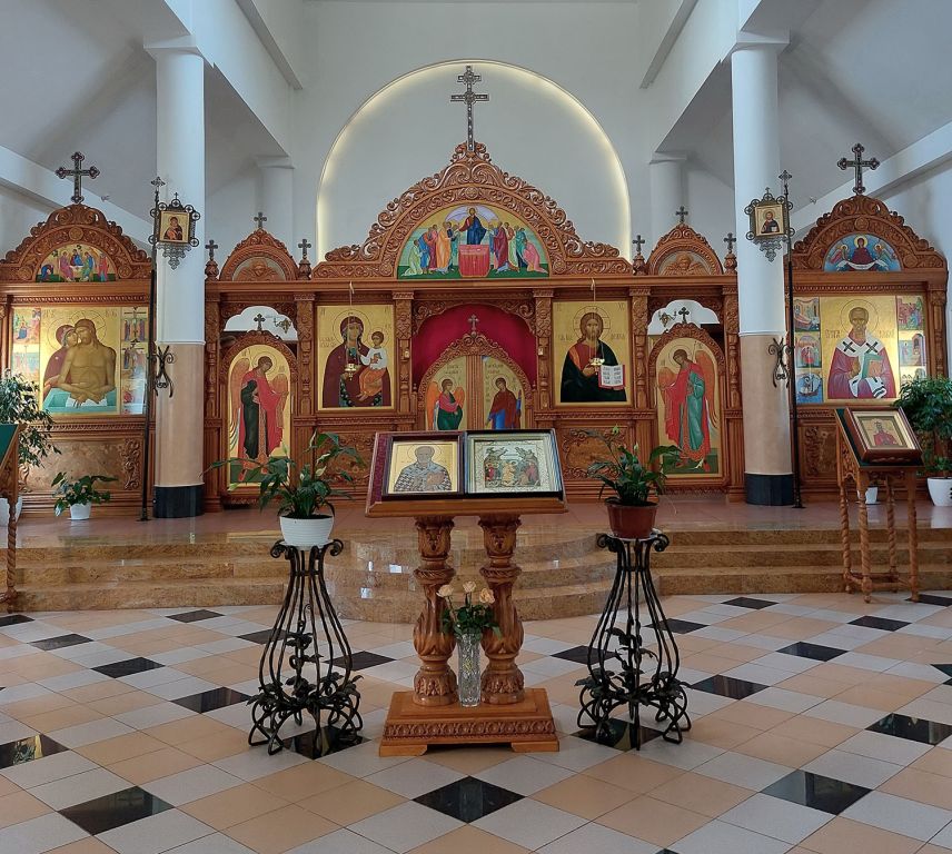 Домовая церковь Николая Чудотворца на Архиерейском подворье, Гродно (Гродненский район, Беларусь, Гродненская область). интерьер и убранство, Иконостас