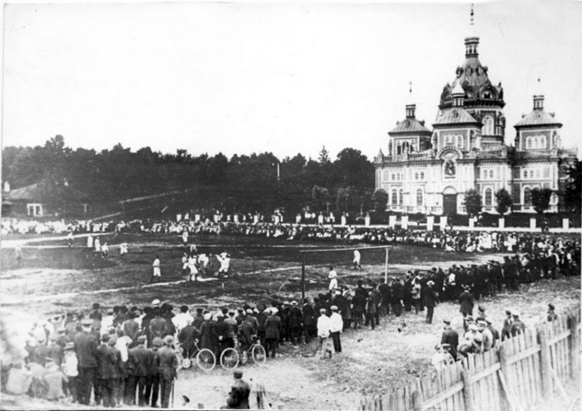 Церковь Преображения Господня в Бежице (старая), Брянск (Брянск, город, Брянская область). архивная фотография, 1880 год с http://bryansk032.ru/upload/12103123106.jpg