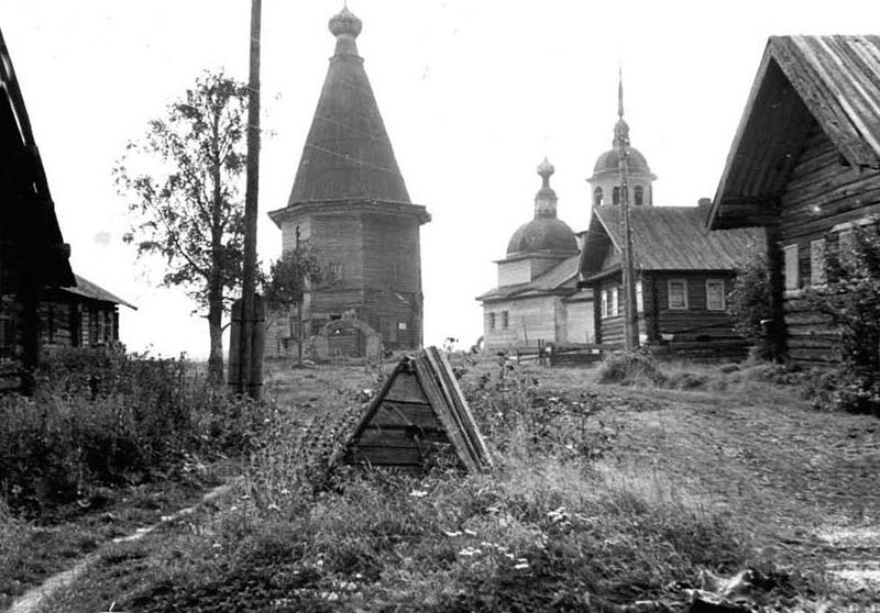 Храмовый комплекс Свидского прихода, Астафьево, урочище (Каргопольский район, Архангельская область). архивная фотография, Фото с сайта http://www.tusomans.ru/forums/showthread.php?p=28425