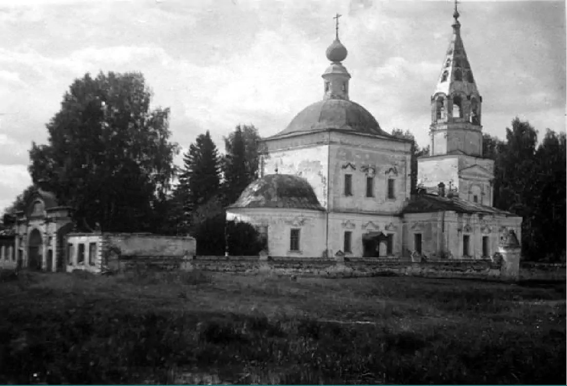 Церковь Георгия Победоносца, Введение-Каликино, урочище (Парфеньевский район, Костромская область). архивная фотография, Фото 1948 года из частного архива
