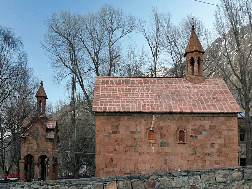 Степанцминда (Казбеги). Церковь Гавриила Архангела. фасады