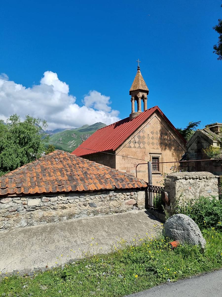 фасады. Церковь Гавриила Архангела, Степанцминда (Казбеги) (Мцхета-Мтианети, Грузия)