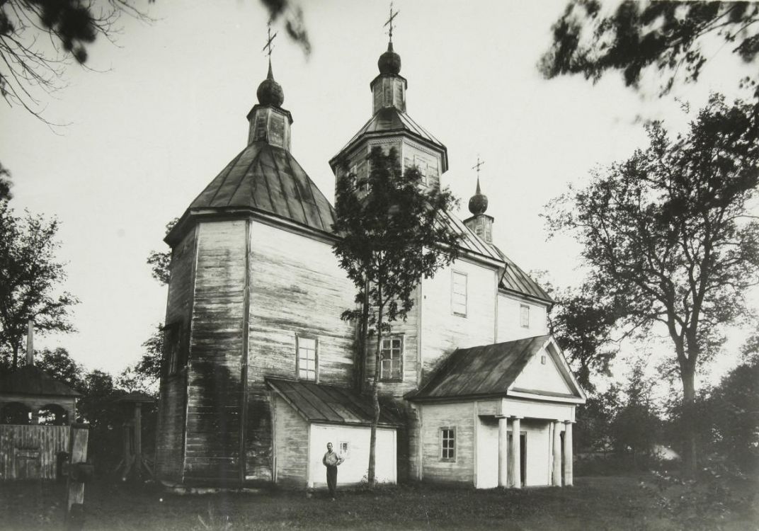 Коровинцы. Церковь Михаила Архангела. архивная фотография, Михайловская церковь (1752 г.) в с. Коровинцы (ныне Недригайловского р-на, Сумской обл.). Вид с северо-востока. Фотография С. Таранушенко, 1929 год