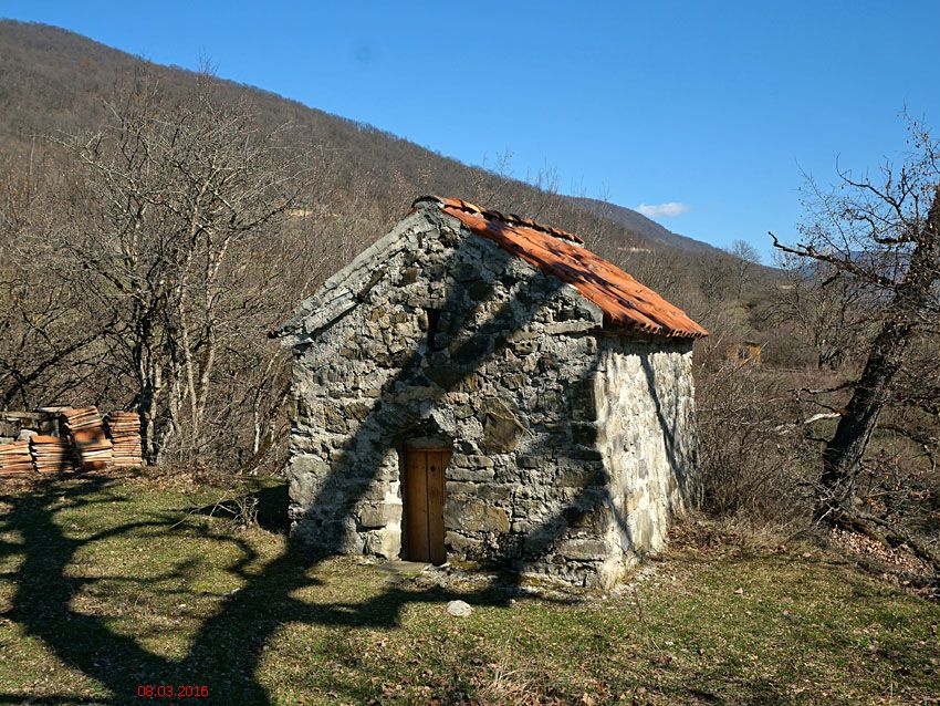 Авениси. Неизвестная церковь. фасады