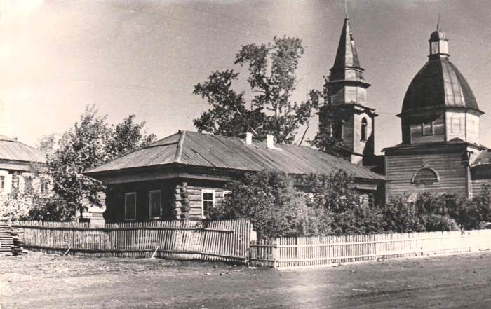 Церковь Петра и Павла, Коренево (Тарский район, Омская область). архивная фотография, Фото с сайта http://taragorod.ru/forum/61-802-1#10700