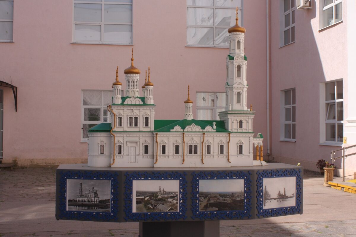 Церковь Покрова Пресвятой Богородицы, Скопин (Скопинский район и г. Скопин, Рязанская область). фасады, Макет храма