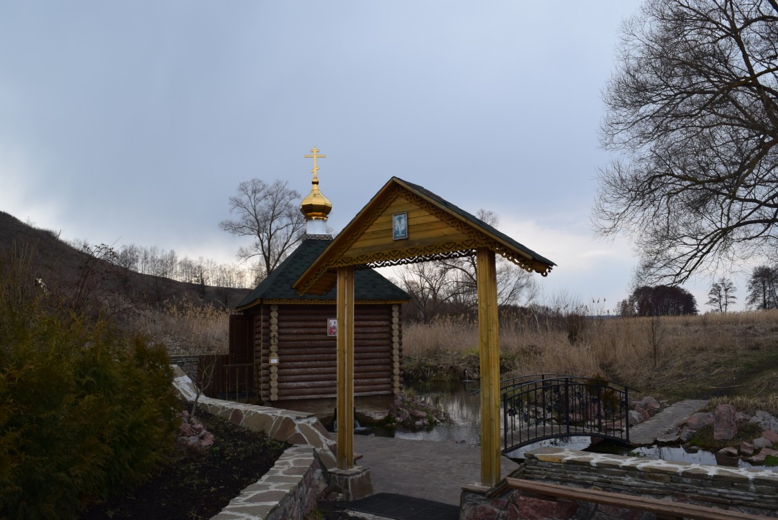 Часовня Троицы Живоначальной, Верхние Марки (Каменский район, Воронежская область). фасады