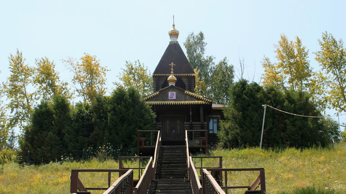 Церковь Николая Чудотворца, Верхние Марки (Каменский район, Воронежская область). общий вид в ландшафте