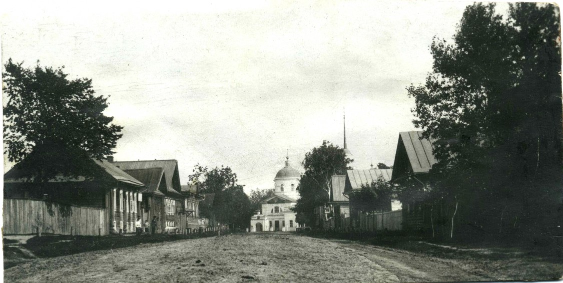 Собор Троицы Живоначальной, Варнавино (Варнавинский район, Нижегородская область). архивная фотография, фото с сайта http://www.varnavino.ru/kupechestvo.htm
