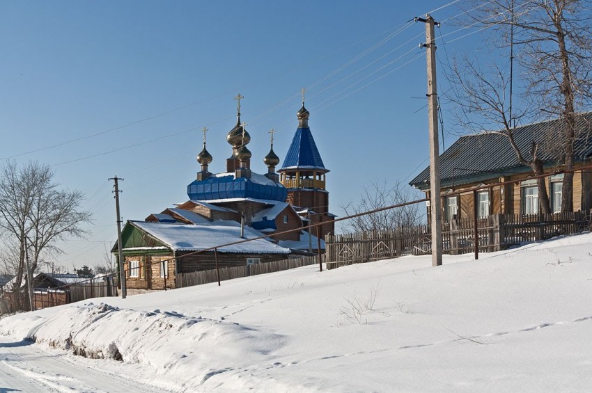 Борское. Церковь Сретения Господня (новая). общий вид в ландшафте