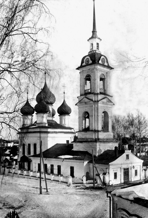 Пучеж. Церковь Спаса Преображения Нагорная. архивная фотография, 1900—1920 с сайта https://pastvu.com/p/418483 