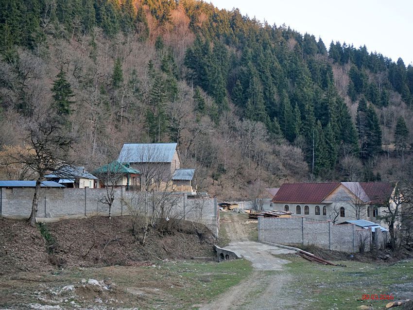Богородичный монастырь, Тимотесубани (Самцхе-Джавахети, Грузия). общий вид в ландшафте, Новая территория 