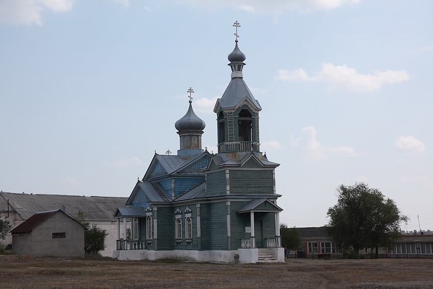 Варшавка. Церковь Покрова Пресвятой Богородицы. фасады