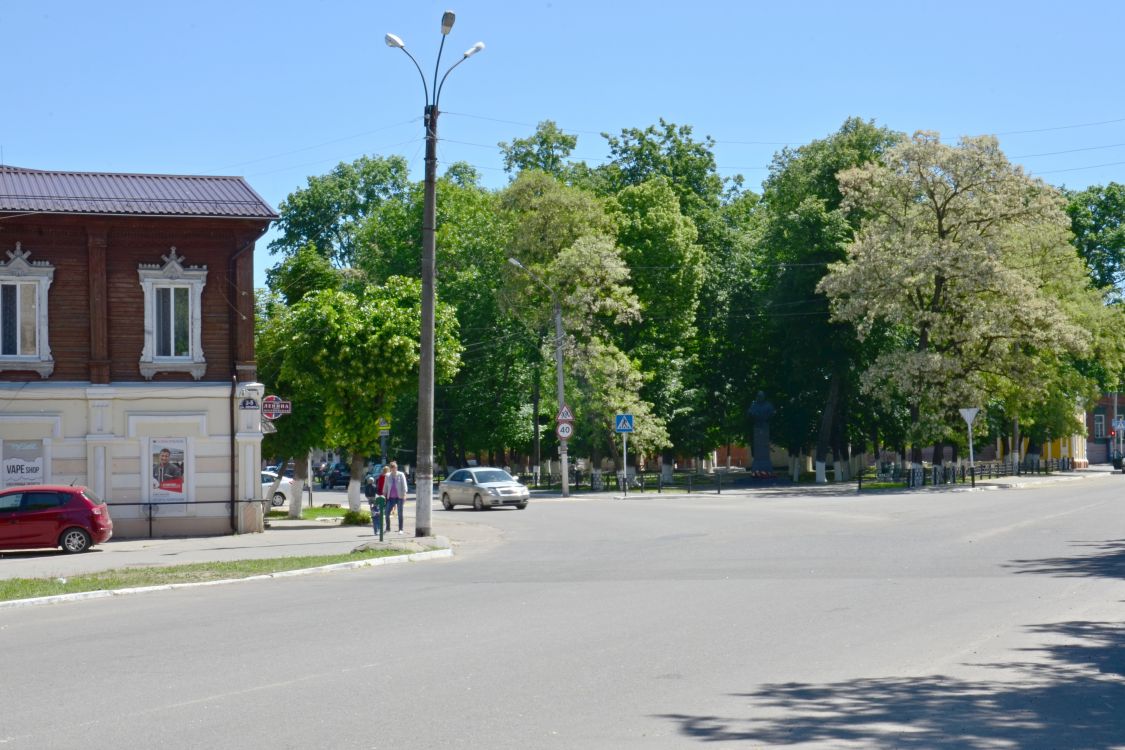Церковь Вонифатия Милостивого, Новозыбков (Новозыбковский район и г. Новозыбков, Брянская область). общий вид в ландшафте, Церковное место