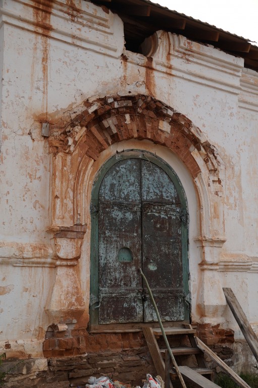 Кривая Лука. Церковь Николая Чудотворца (каменная). фасады, Входные ворота