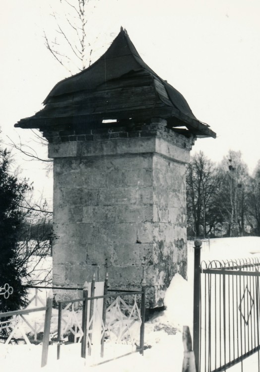 Часовня - столп, Белые Колодези (Озёрский городской округ, Московская область). дополнительная информация, часовня близ церкви