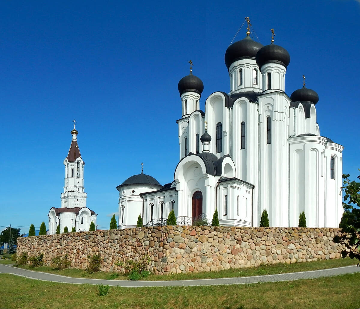 Церковь Державной иконы Божией Матери, Ивацевичи (Ивацевичский район, Беларусь, Брестская область). общий вид в ландшафте