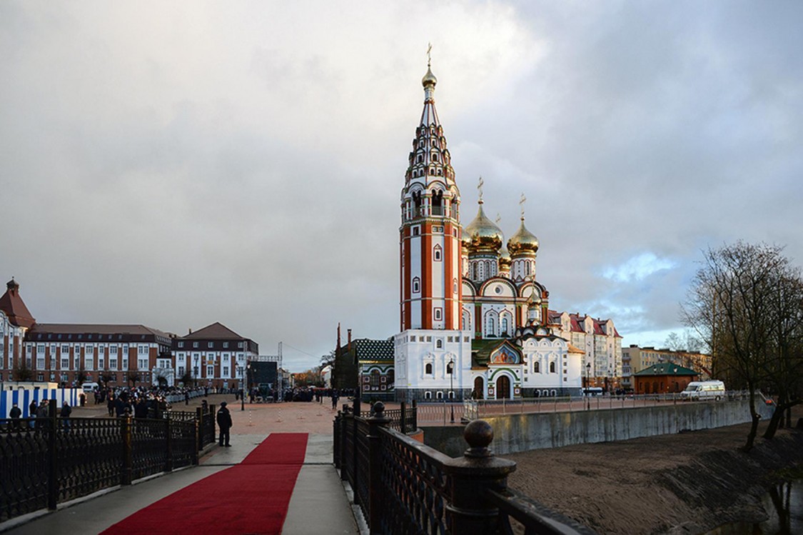 Гусев. Церковь Всех Святых. фасады, В день освящения