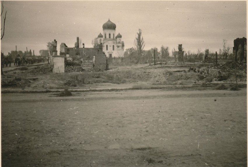 Церковь Преображения Господня, Шклов (Шкловский район, Беларусь, Могилёвская область). архивная фотография, Вид из-за Днепра. 1940-е. Источник: https://pastvu.com/p/461939