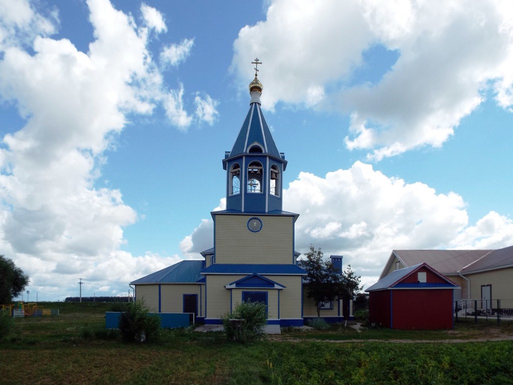 Лельвиж. Церковь Вениамина, Митрополита Петроградского. фасады