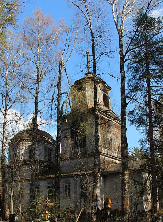 Скирки. Церковь Троицы Живоначальной. фасады