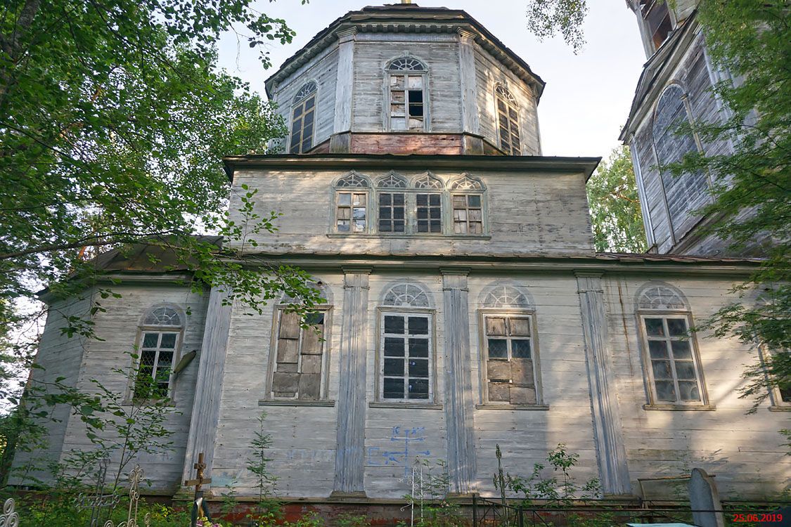 Церковь Троицы Живоначальной, Скирки (Максатихинский район, Тверская область). архитектурные детали