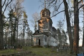 Скирки. Церковь Троицы Живоначальной