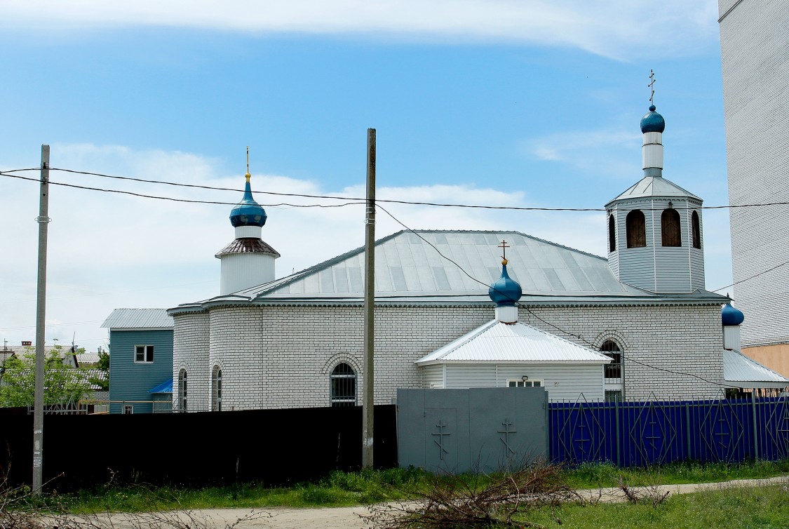 Волгоград. Церковь Спиридона Тримифунтского. фасады