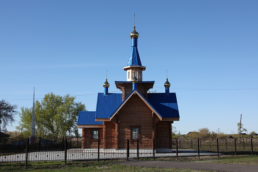 Церковь Рождества Пресвятой Богородицы, Мартыновка (Сафакулевский район, Курганская область). общий вид в ландшафте