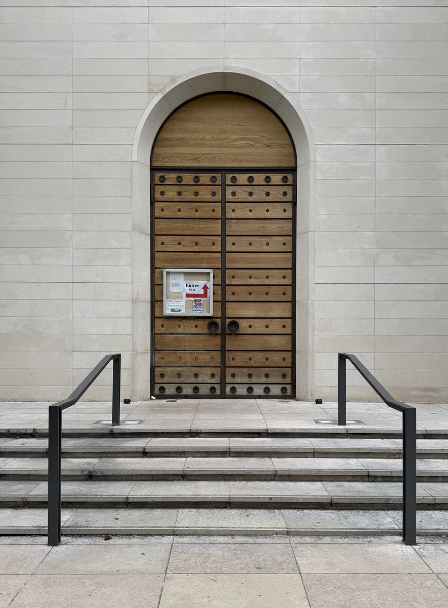 Вход с авеню Рапп, архитектурные детали. Кафедральный собор Троицы Живоначальной, Париж (Франция, Прочие страны)