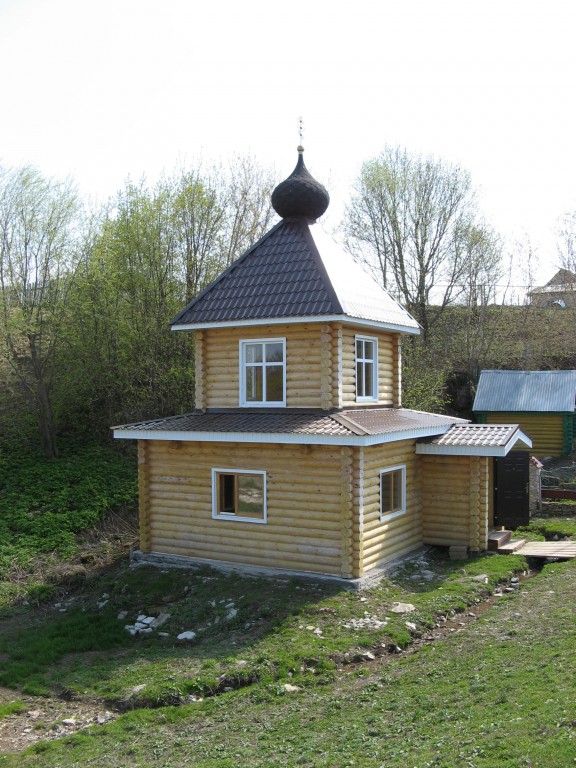 Село-Чура. Неизвестная часовня на источнике. фасады