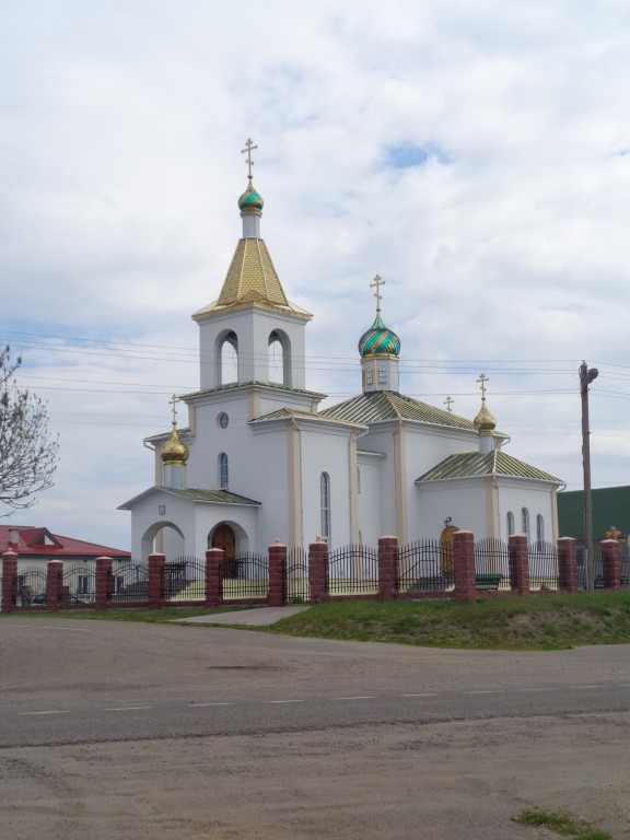 Спорово. Церковь Онуфрия Великого. фасады