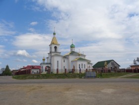 Спорово. Церковь Онуфрия Великого