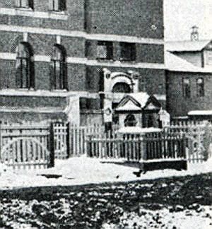 Неизвестная часовня, Сормовский район (Нижний Новгород, город, Нижегородская область). архивная фотография, Кадрирование фото с сайта http://inbio.livejournal.com/123373.html